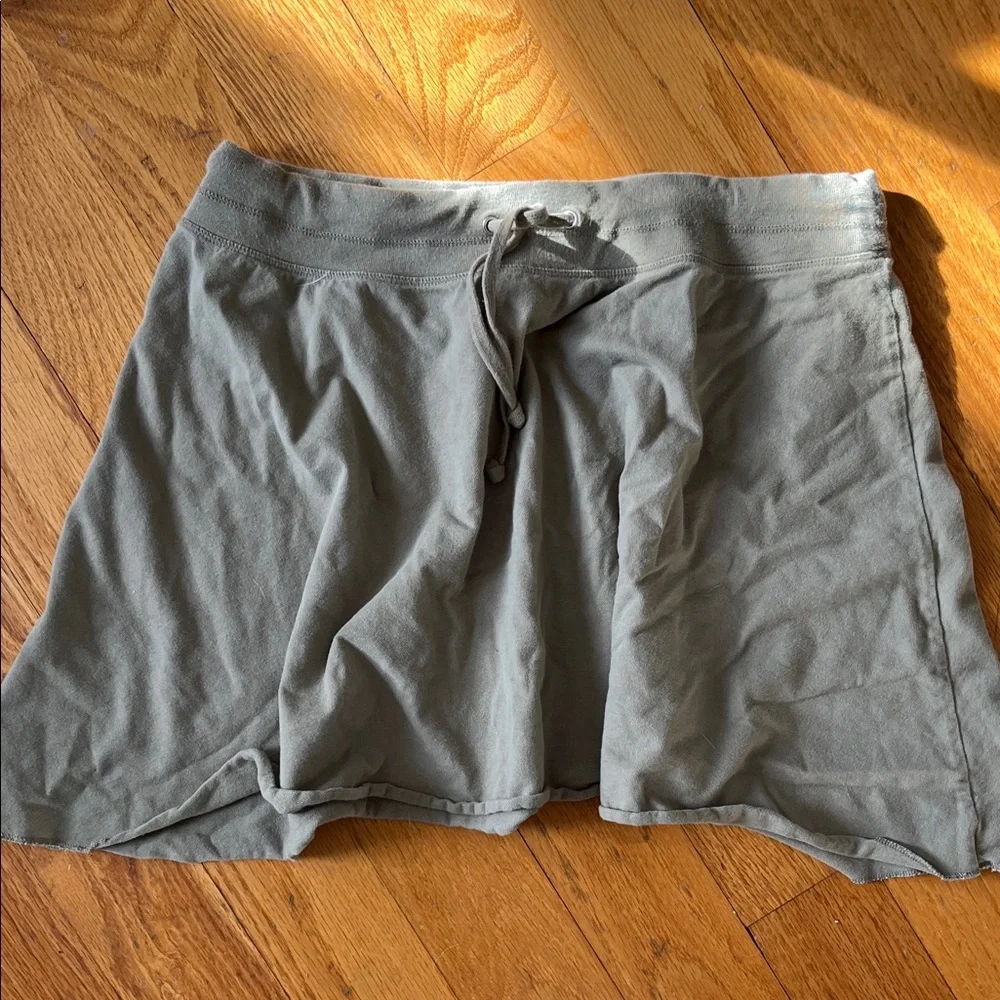 GAP Women's Gray Skorts - Picture 1 of 2